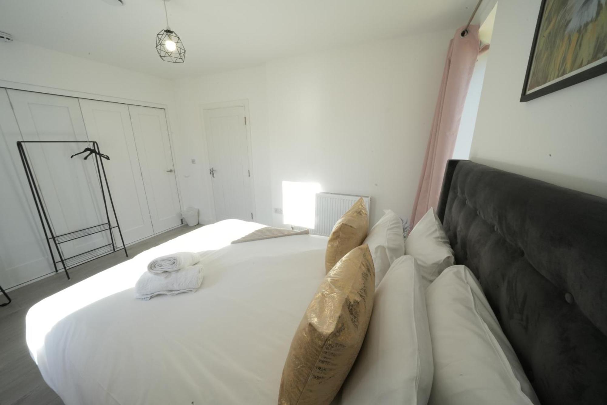 Ealing Broadway Great Stay 7-Minute Walk From The Underground Dış mekan fotoğraf