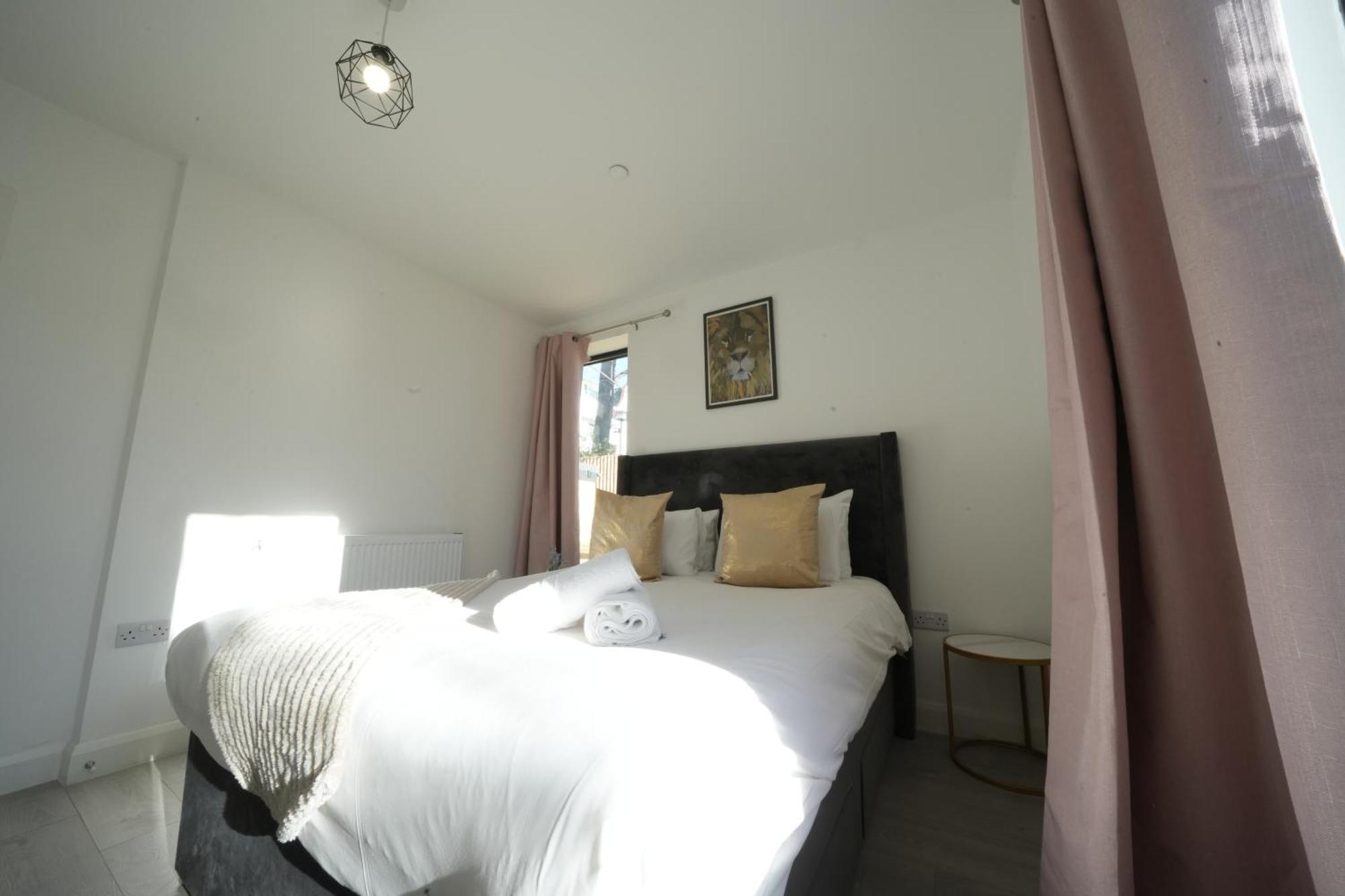 Ealing Broadway Great Stay 7-Minute Walk From The Underground Dış mekan fotoğraf
