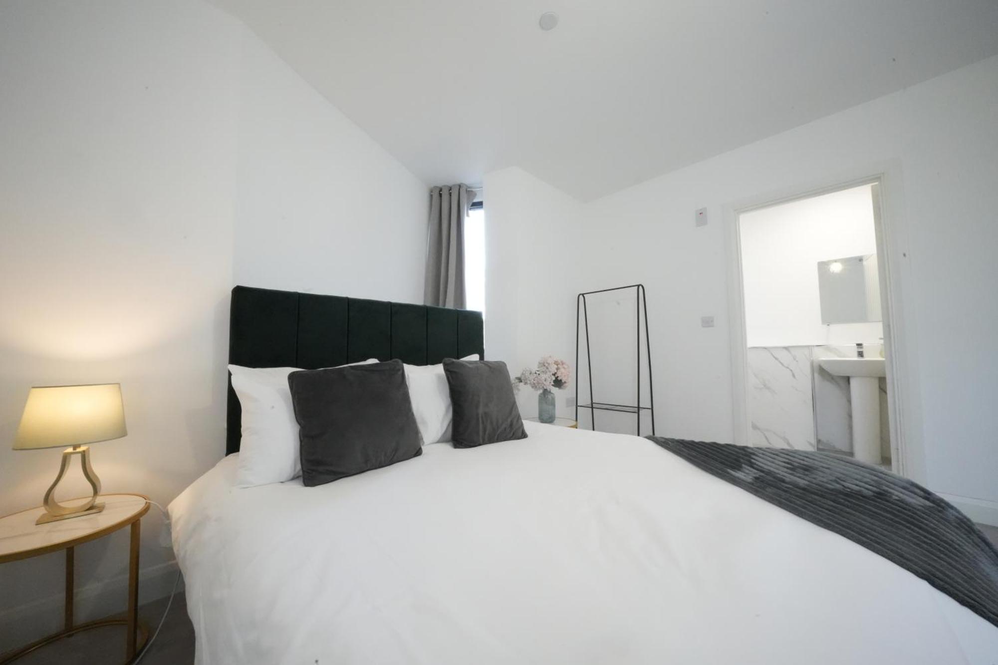 Ealing Broadway Great Stay 7-Minute Walk From The Underground Dış mekan fotoğraf
