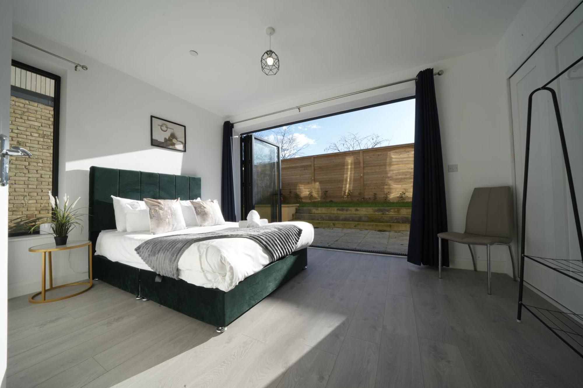 Ealing Broadway Great Stay 7-Minute Walk From The Underground Dış mekan fotoğraf